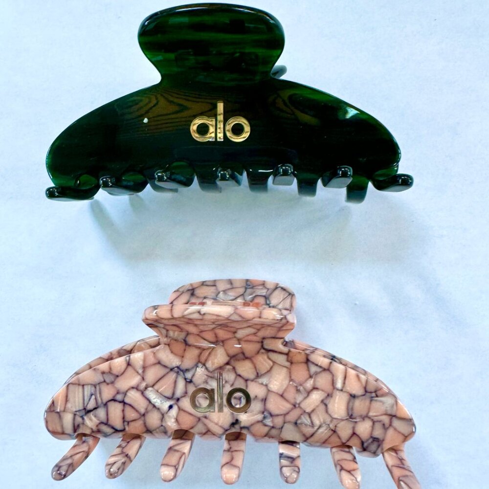 2 Alo Claw Clips - Emerald & Pale Rose